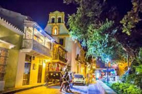 1CM-1 APARTAMENTO EN CARTAGENA EN LA CIUDAD ANTIGUA CON AIRE ACONDICIONADO Y WIFi
